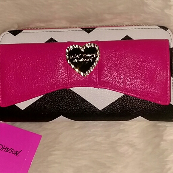 NWT Betsey Johnson Faux Leather Bow Wallet Chevron - Picture 2 of 8